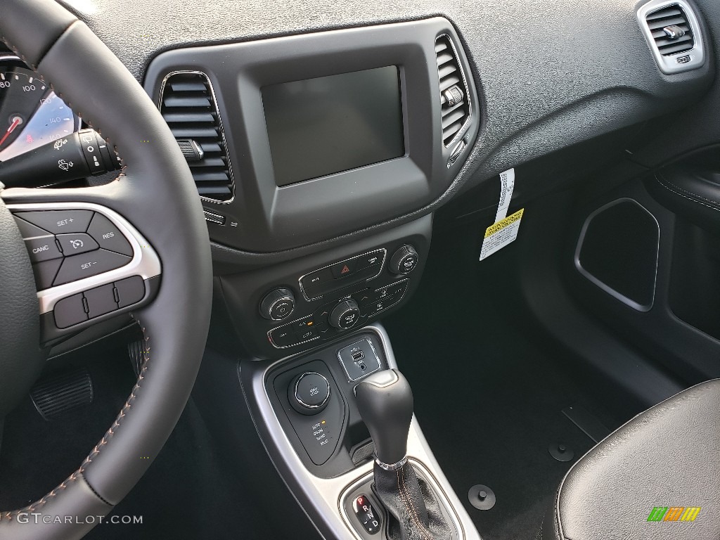 2020 Compass Latitude 4x4 - Jazz Blue Pearl / Black photo #10