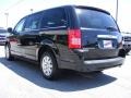2009 Brilliant Black Crystal Pearl Chrysler Town & Country LX  photo #6