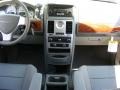 2009 Brilliant Black Crystal Pearl Chrysler Town & Country LX  photo #20