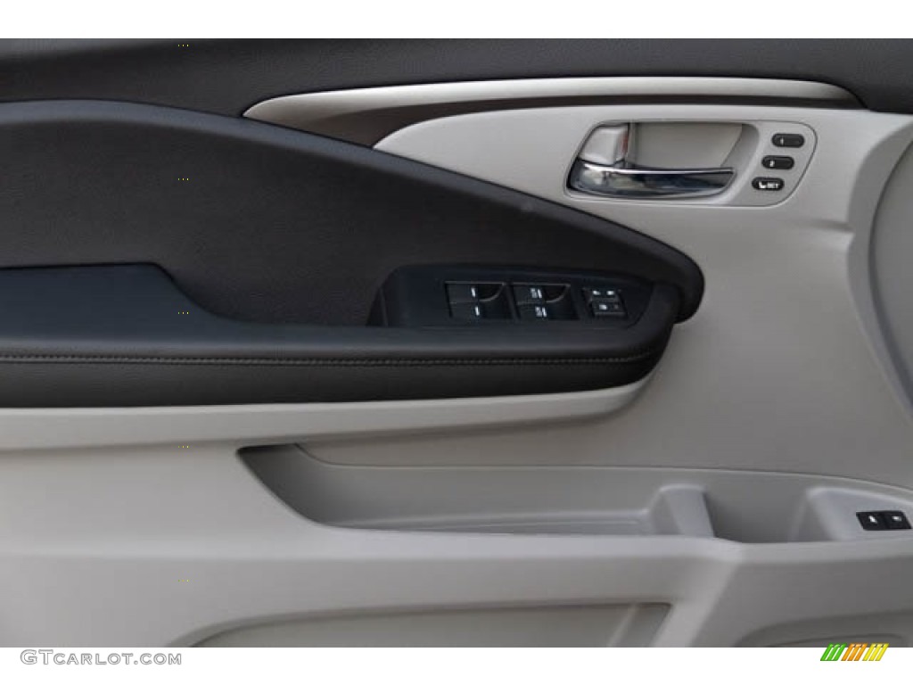 2019 Pilot EX-L - Lunar Silver Metallic / Gray photo #36