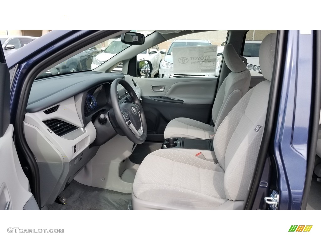 Ash Interior 2020 Toyota Sienna LE Photo #135435712
