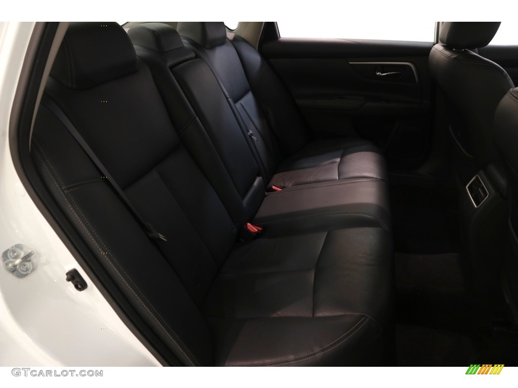 2018 Altima 2.5 SL - Glacier White / Charcoal photo #13