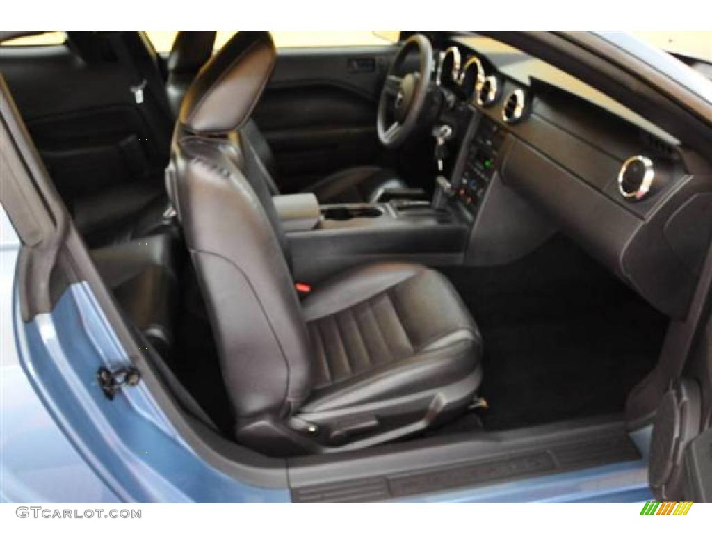 2005 Mustang GT Premium Coupe - Windveil Blue Metallic / Dark Charcoal photo #12