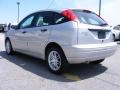 2006 CD Silver Metallic Ford Focus ZX5 SE Hatchback  photo #6