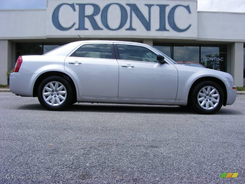 2008 300 LX - Bright Silver Metallic / Dark Slate Gray photo #1