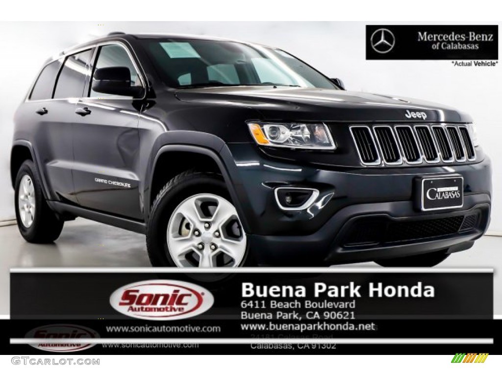 2015 Grand Cherokee Laredo - Brilliant Black Crystal Pearl / Black photo #1