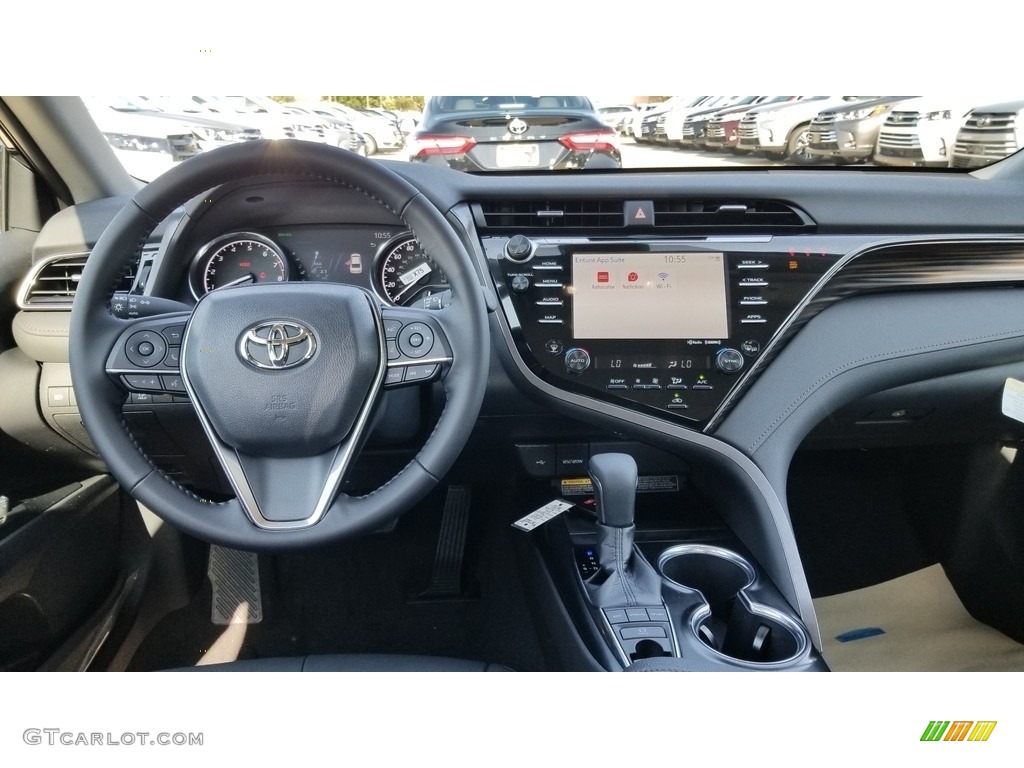 2020 Camry XLE - Midnight Black Metallic / Black photo #4