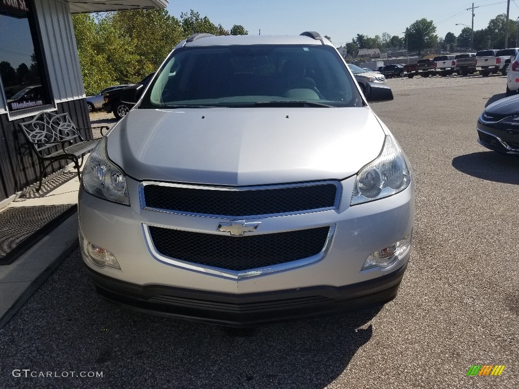 2011 Traverse LS - Silver Ice Metallic / Dark Gray/Light Gray photo #8