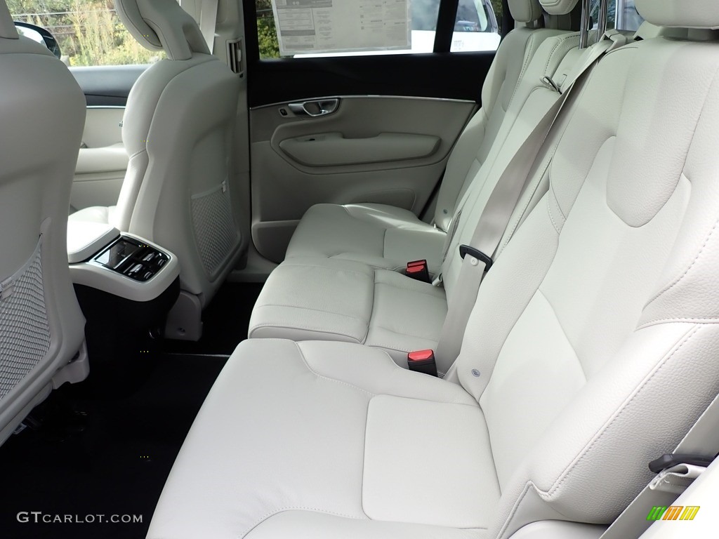 2020 Volvo XC90 T5 AWD Momentum Rear Seat Photo #135451514
