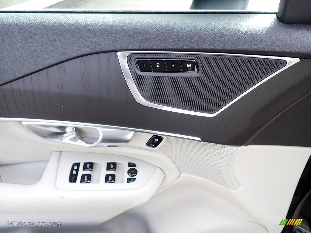 2020 Volvo XC90 T5 AWD Momentum Blond Door Panel Photo #135451592