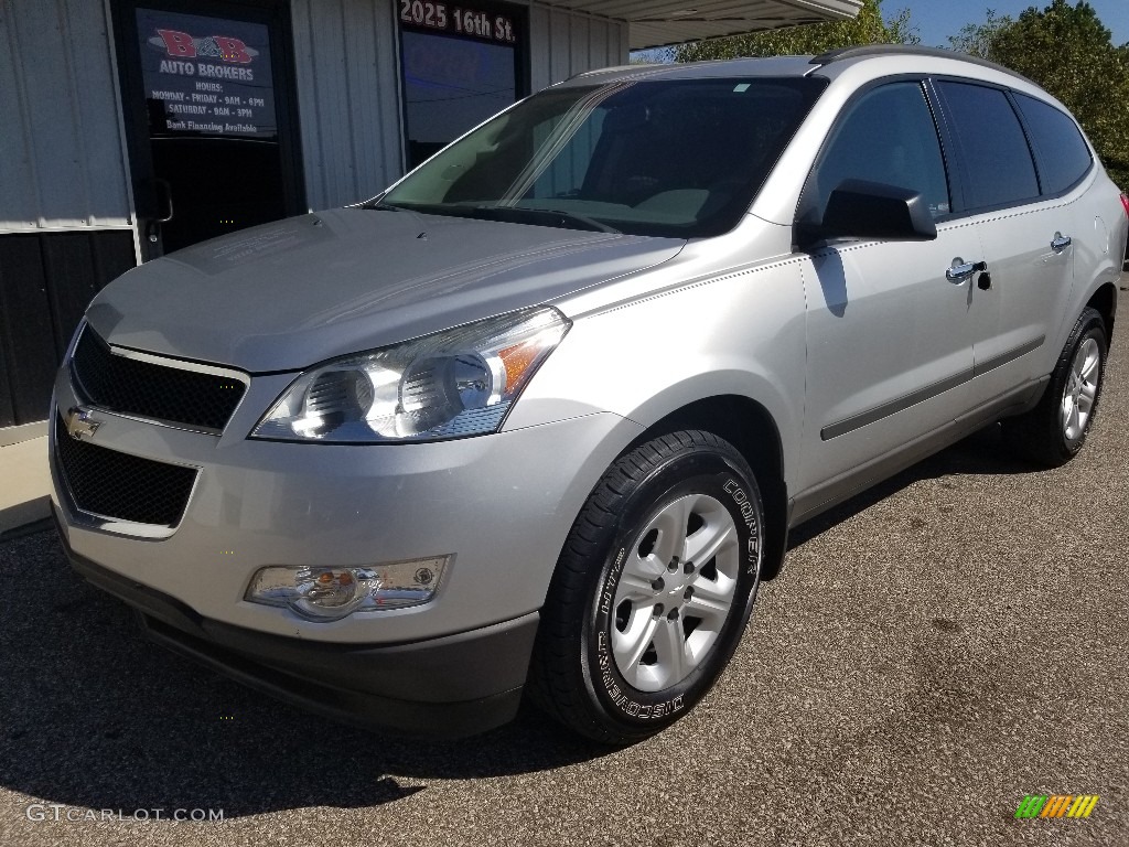 2011 Traverse LS - Silver Ice Metallic / Dark Gray/Light Gray photo #27