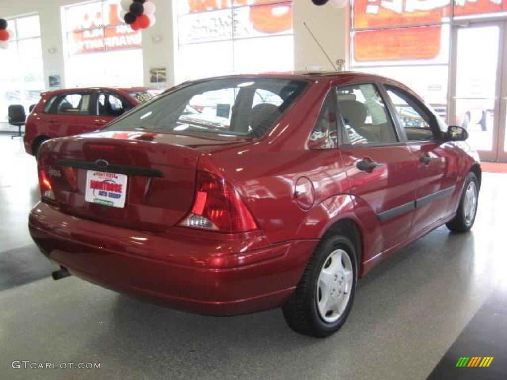 2003 Focus LX Sedan - Sangria Red Metallic / Medium Graphite photo #4