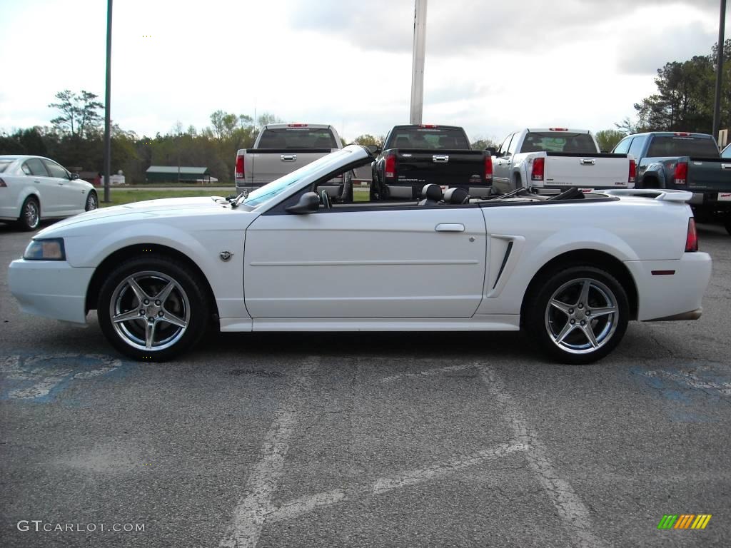 2004 Mustang V6 Convertible - Oxford White / Dark Charcoal photo #5