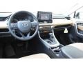 Super White - RAV4 XLE Photo No. 22