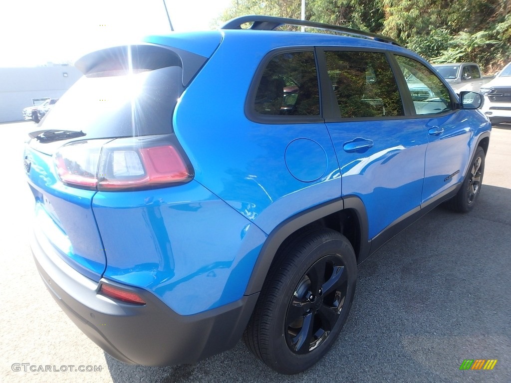 2020 Cherokee Altitude 4x4 - Hydro Blue Pearl / Black photo #6