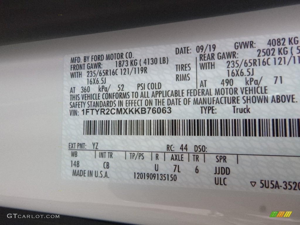 2019 Transit Van 250 MR Long - Oxford White / Charcoal black photo #11
