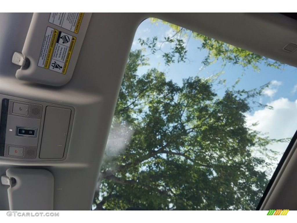 2020 Jaguar E-PACE Standard E-PACE Model Sunroof Photos