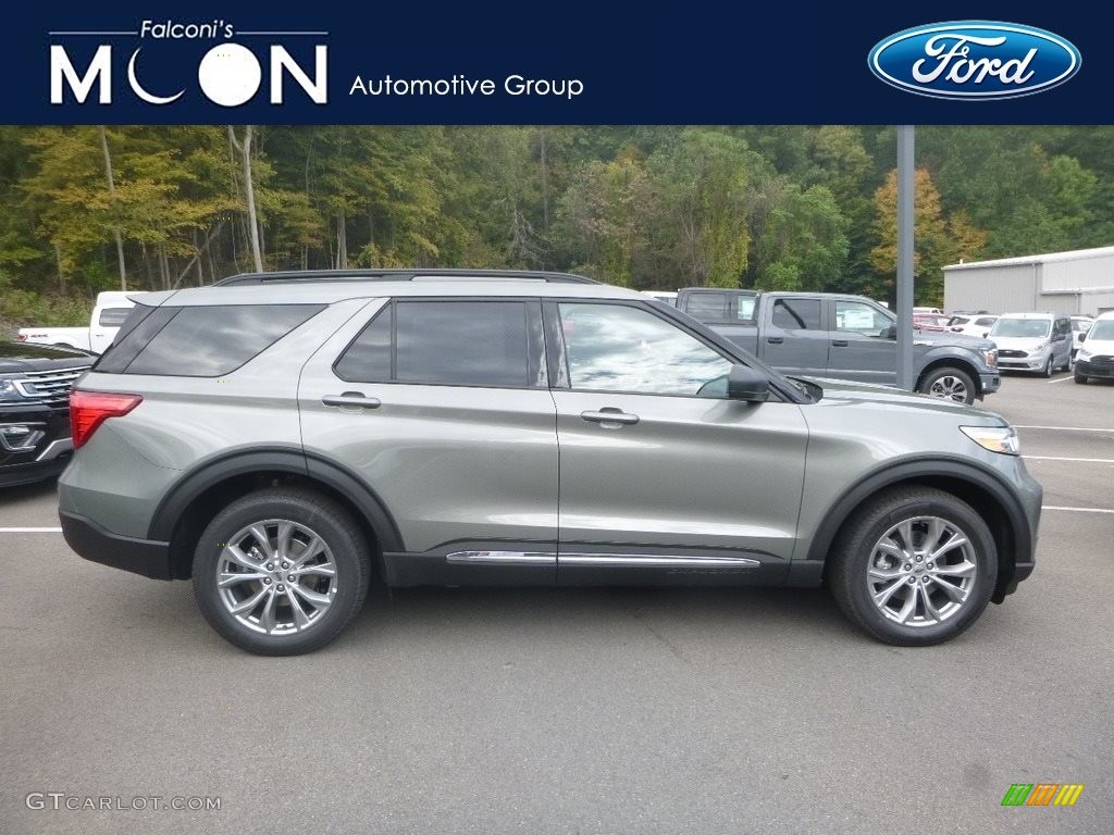 Silver Spruce Metallic Ford Explorer