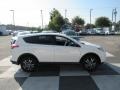 Super White - RAV4 LE Photo No. 3