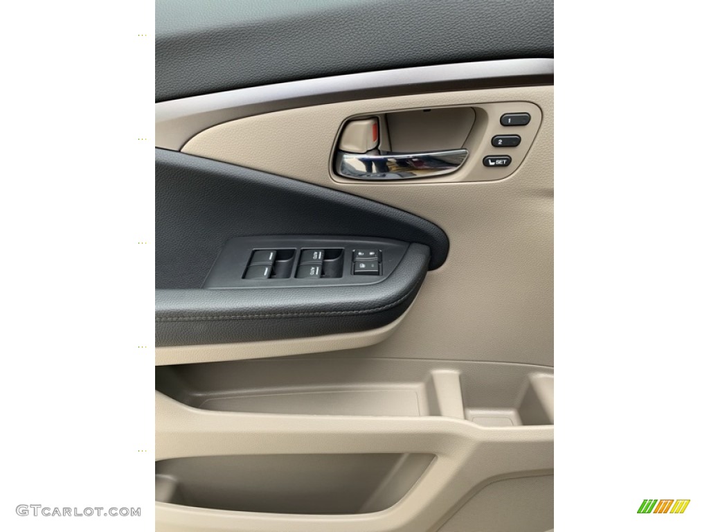 2020 Honda Pilot EX-L AWD Beige Door Panel Photo #135465005