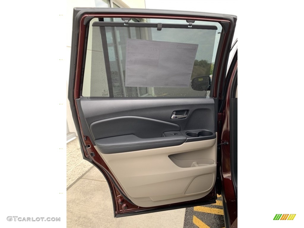 2020 Honda Pilot EX-L AWD Beige Door Panel Photo #135465065