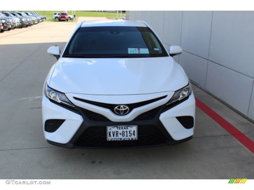 2018 Camry SE - Super White / Black photo #3