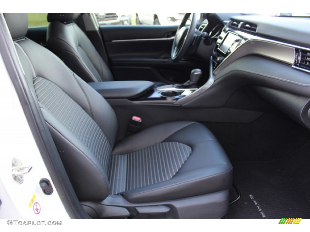 2018 Camry SE - Super White / Black photo #30
