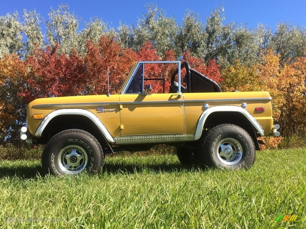 Yellow 1970 Ford Bronco Sport Wagon Exterior Photo #135469889