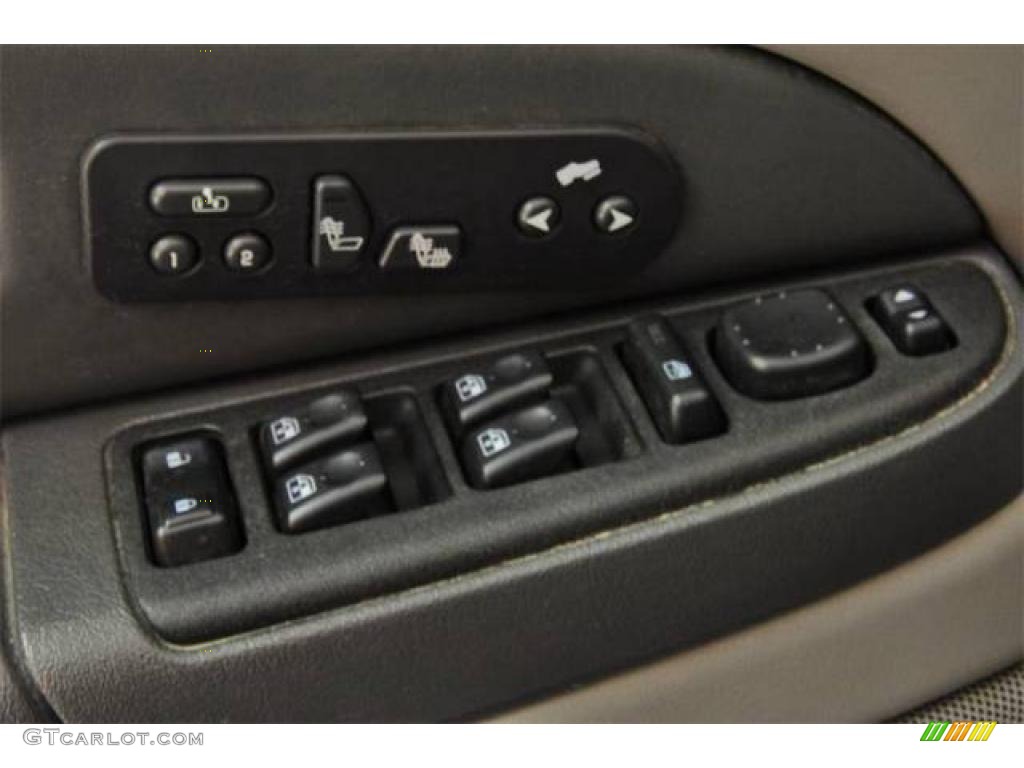 2003 Suburban 1500 LT 4x4 - Light Pewter Metallic / Gray/Dark Charcoal photo #8