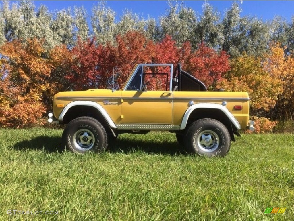 Yellow 1970 Ford Bronco Sport Wagon Exterior Photo #135469934