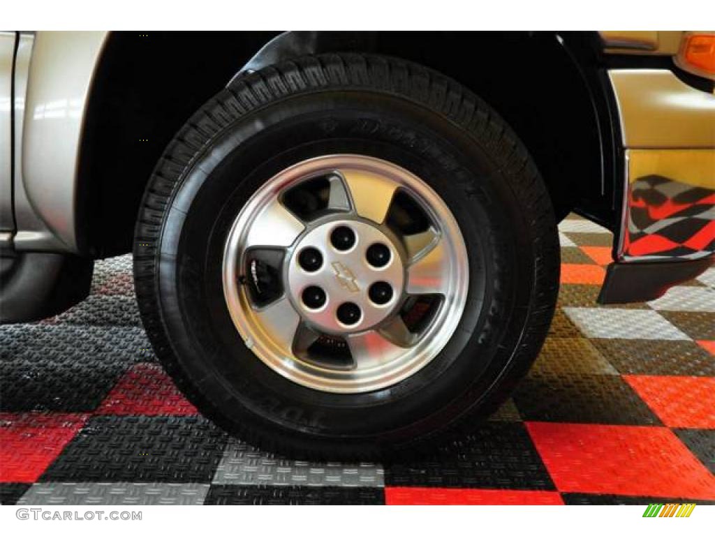 2003 Suburban 1500 LT 4x4 - Light Pewter Metallic / Gray/Dark Charcoal photo #19