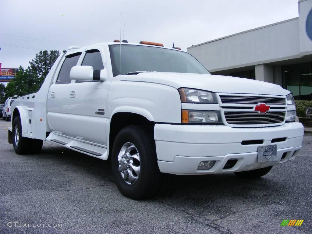 2005 Silverado 3500 LT Crew Cab 4x4 Chassis - Summit White / Tan photo #2