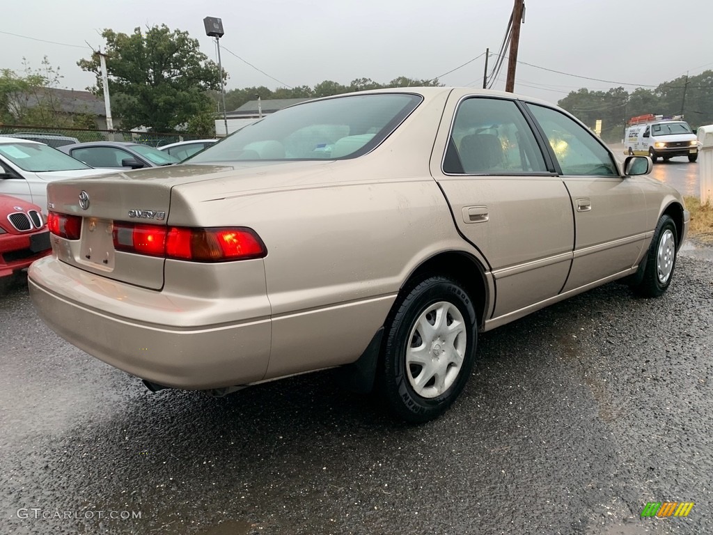 1998 Camry LE - Cashmere Beige Metallic / Oak photo #3
