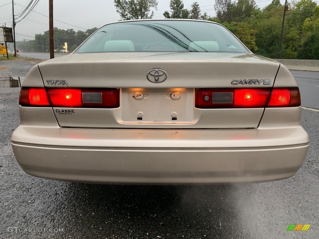 1998 Camry LE - Cashmere Beige Metallic / Oak photo #4