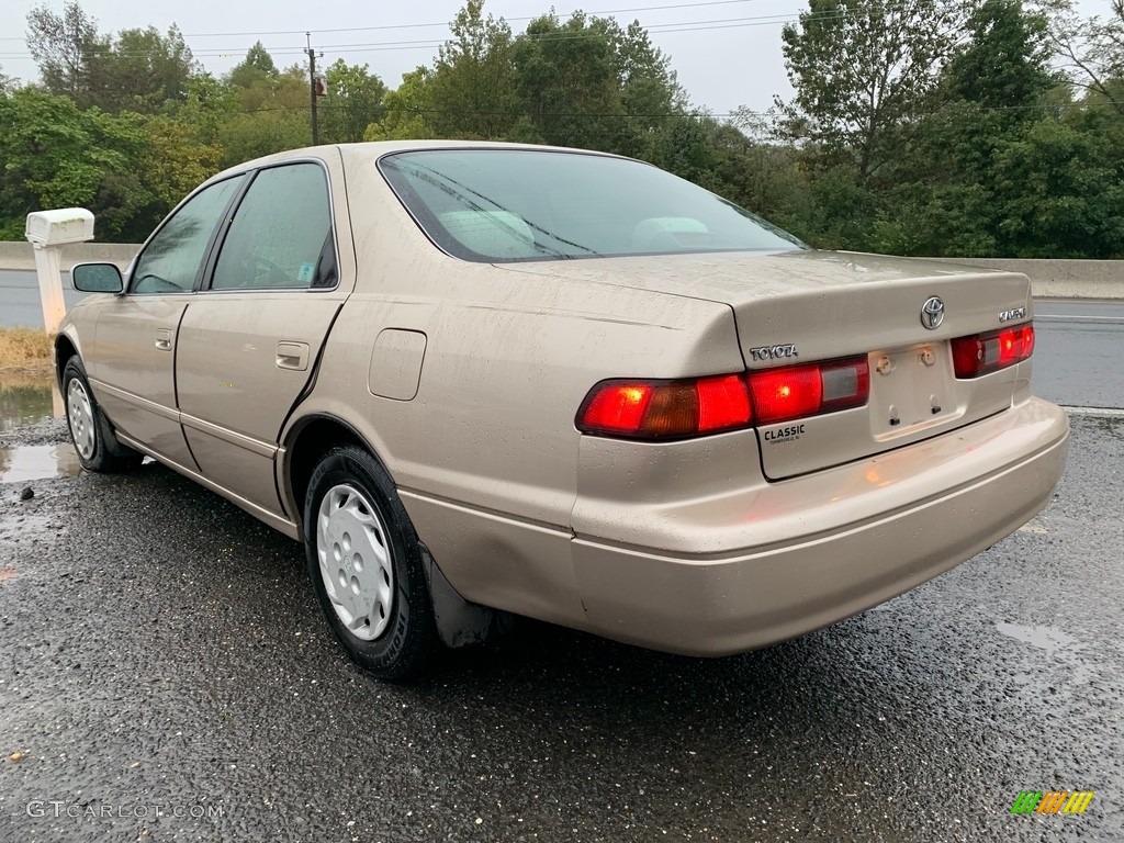 1998 Camry LE - Cashmere Beige Metallic / Oak photo #5