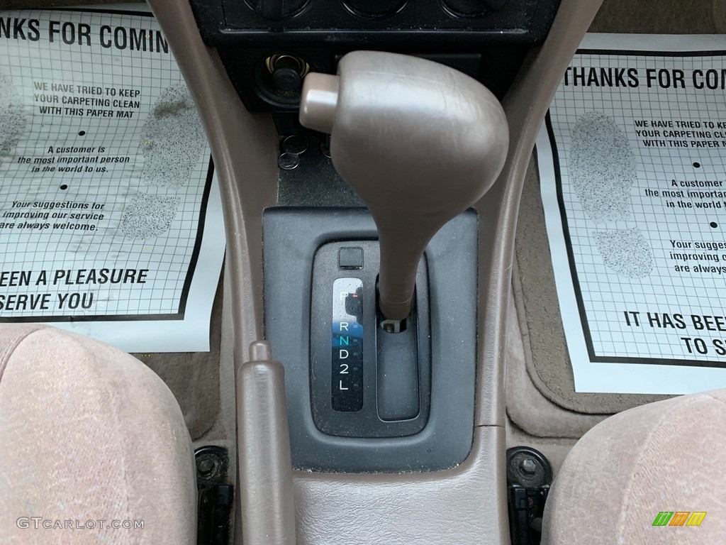 1998 Camry LE - Cashmere Beige Metallic / Oak photo #16