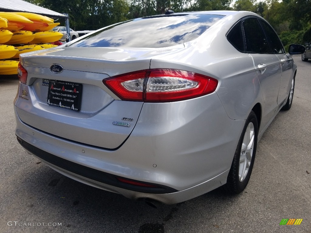 2015 Fusion SE - Ingot Silver Metallic / Charcoal Black photo #3