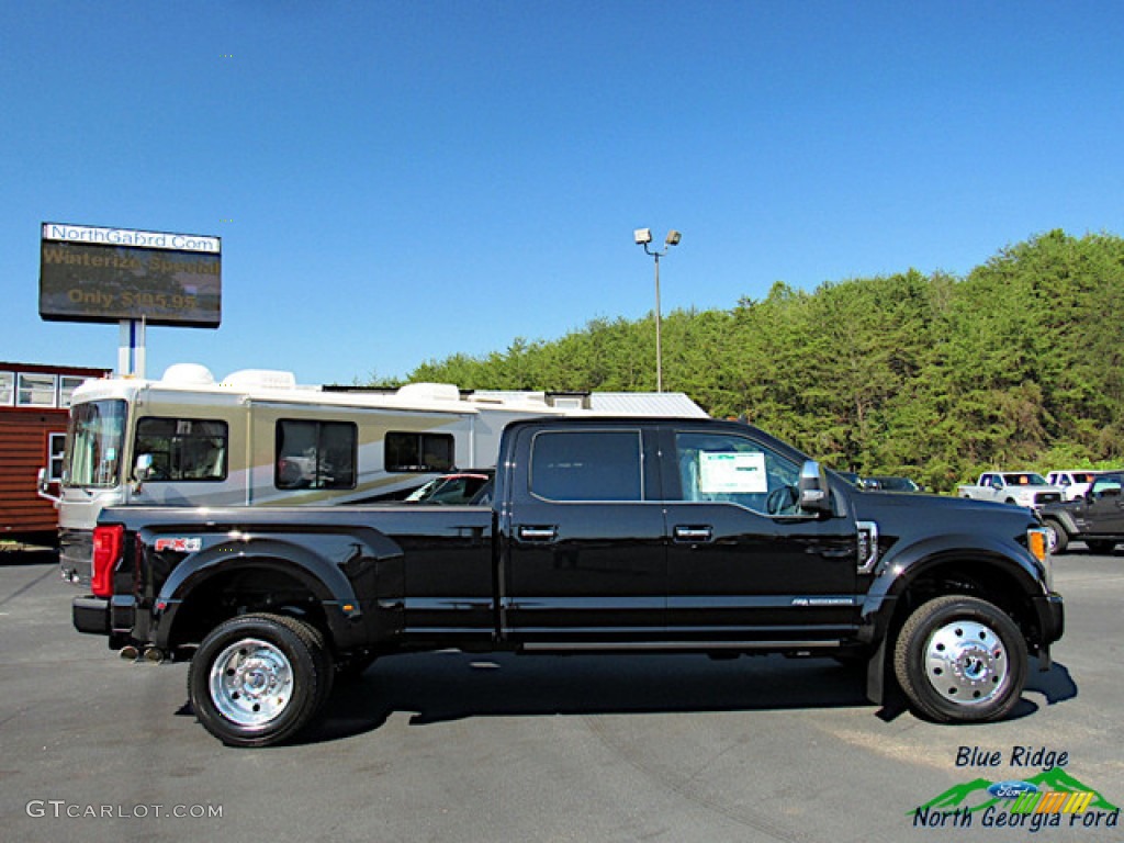 2019 F450 Super Duty Platinum Crew Cab 4x4 - Agate Black / Black photo #6