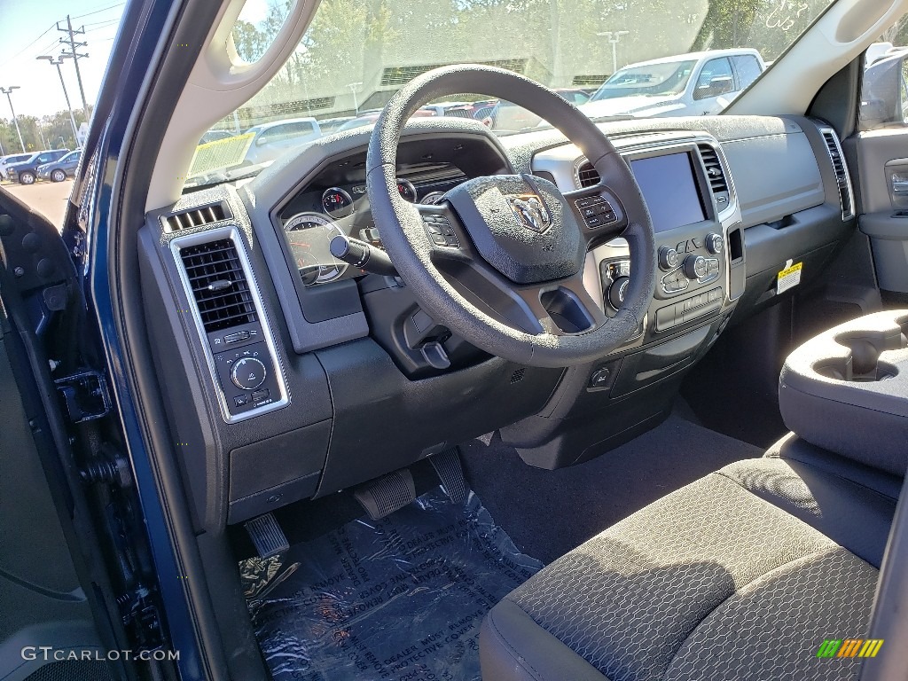 2019 1500 Classic Warlock Quad Cab 4x4 - Patriot Blue Pearl / Black photo #7