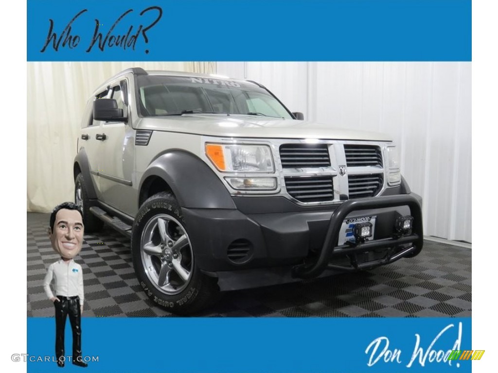 2008 Nitro SXT 4x4 - Bright Silver Metallic / Dark Khaki/Medium Khaki photo #1