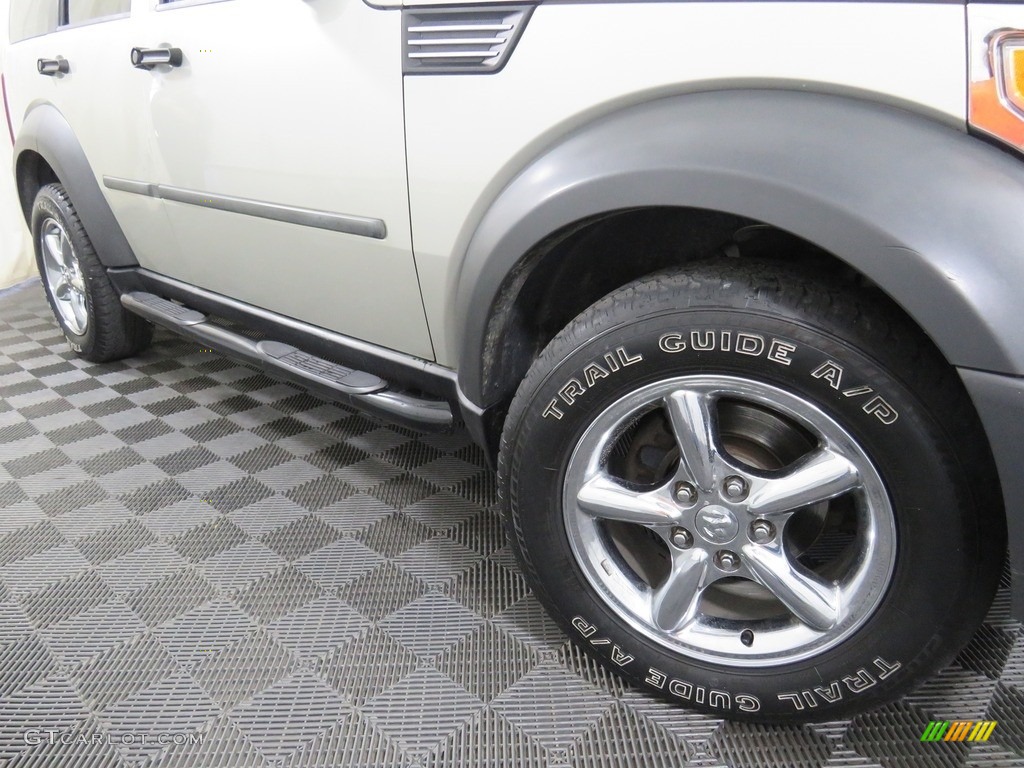 2008 Nitro SXT 4x4 - Bright Silver Metallic / Dark Khaki/Medium Khaki photo #3