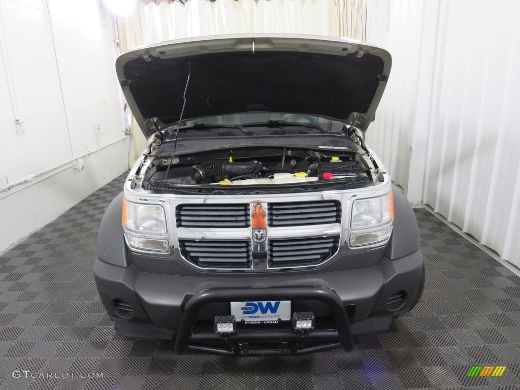 2008 Nitro SXT 4x4 - Bright Silver Metallic / Dark Khaki/Medium Khaki photo #5
