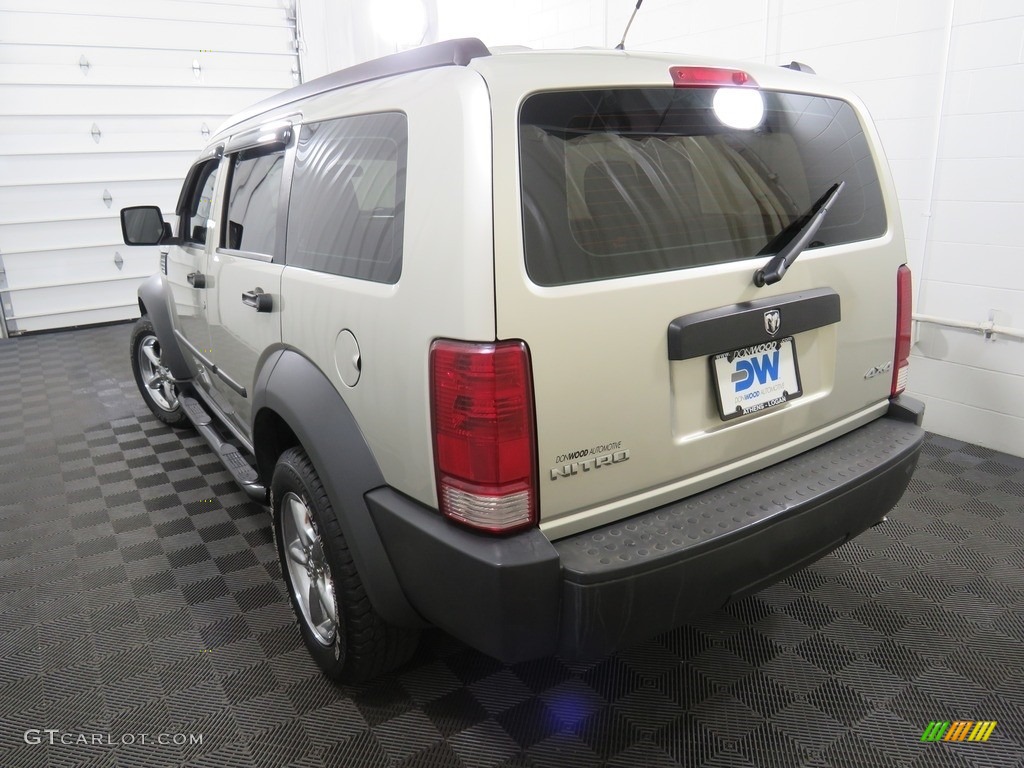 2008 Nitro SXT 4x4 - Bright Silver Metallic / Dark Khaki/Medium Khaki photo #10