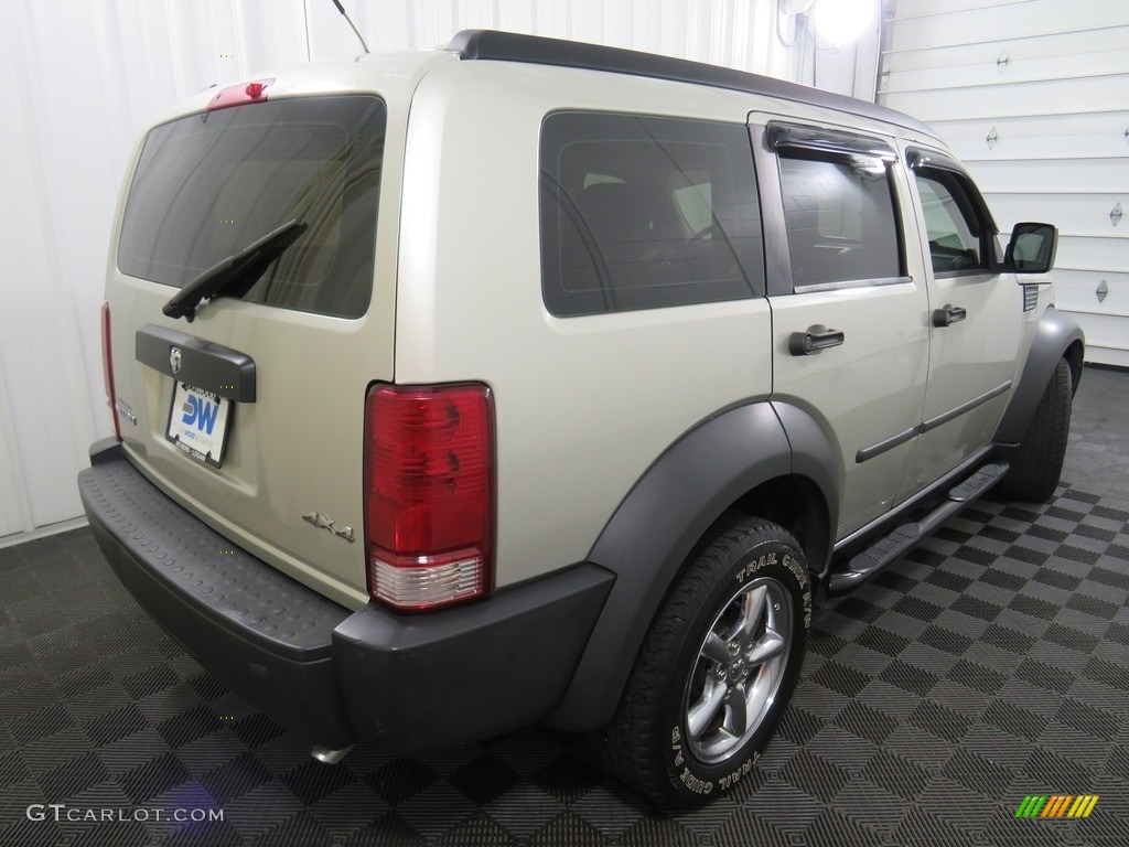 2008 Nitro SXT 4x4 - Bright Silver Metallic / Dark Khaki/Medium Khaki photo #14
