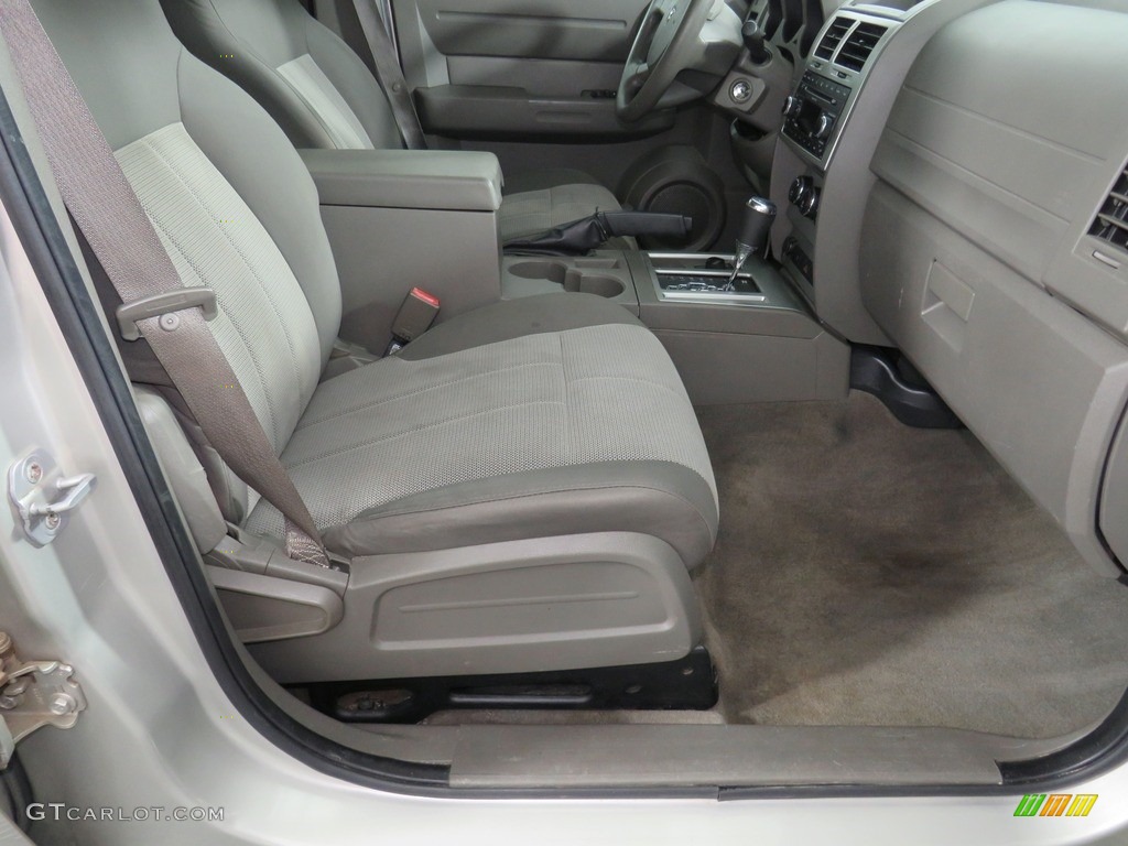2008 Nitro SXT 4x4 - Bright Silver Metallic / Dark Khaki/Medium Khaki photo #32
