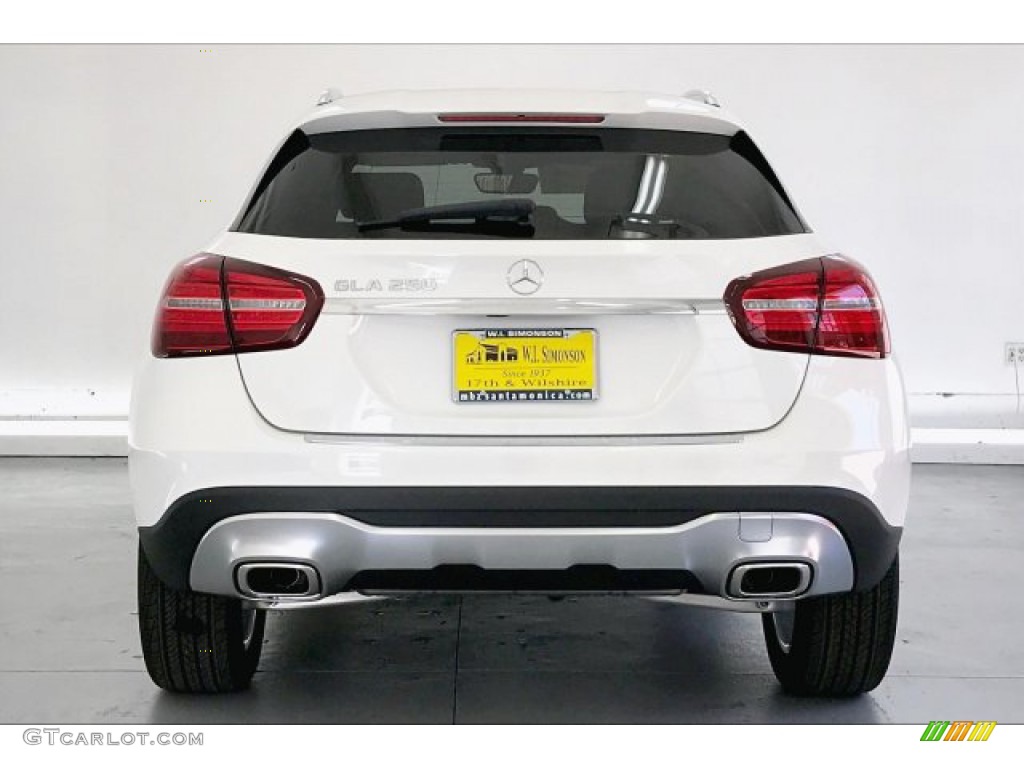 2020 GLA 250 - Polar White / Black photo #3