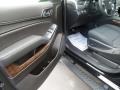 Black - Tahoe LS 4WD Photo No. 13