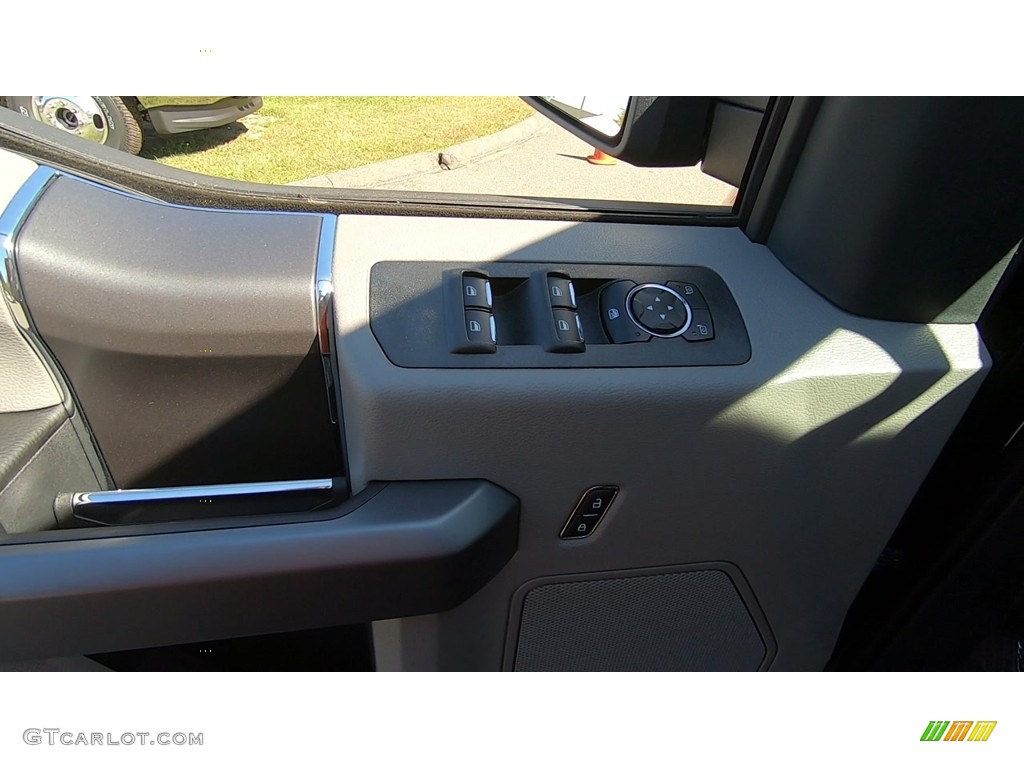 2019 F150 XLT SuperCrew 4x4 - Agate Black / Earth Gray photo #12