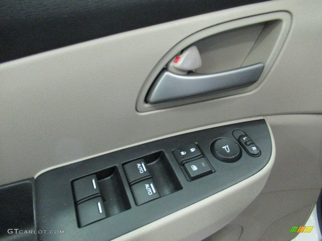 2013 Odyssey EX - Taffeta White / Beige photo #21