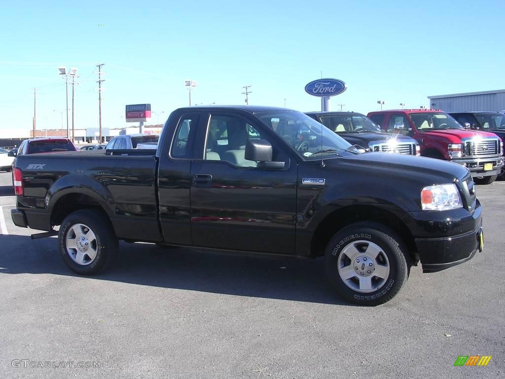 2006 F150 STX Regular Cab - Black / Flint photo #5